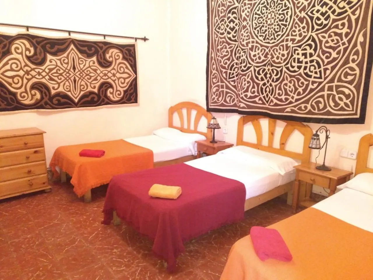 Hostal Corona Пальма-де-Майорка