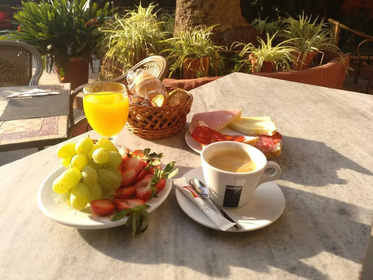 Hostal Corona Palma de Mallorca Oda ve Kahvaltı
